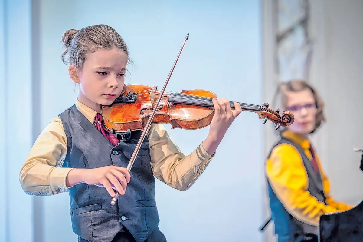 Die musikalischen Nachwuchstalente von Berlin und Brandenburg: Miles & Maddox aus Petershagen geben am 30. August in der Schlosskirche ein Konzert.