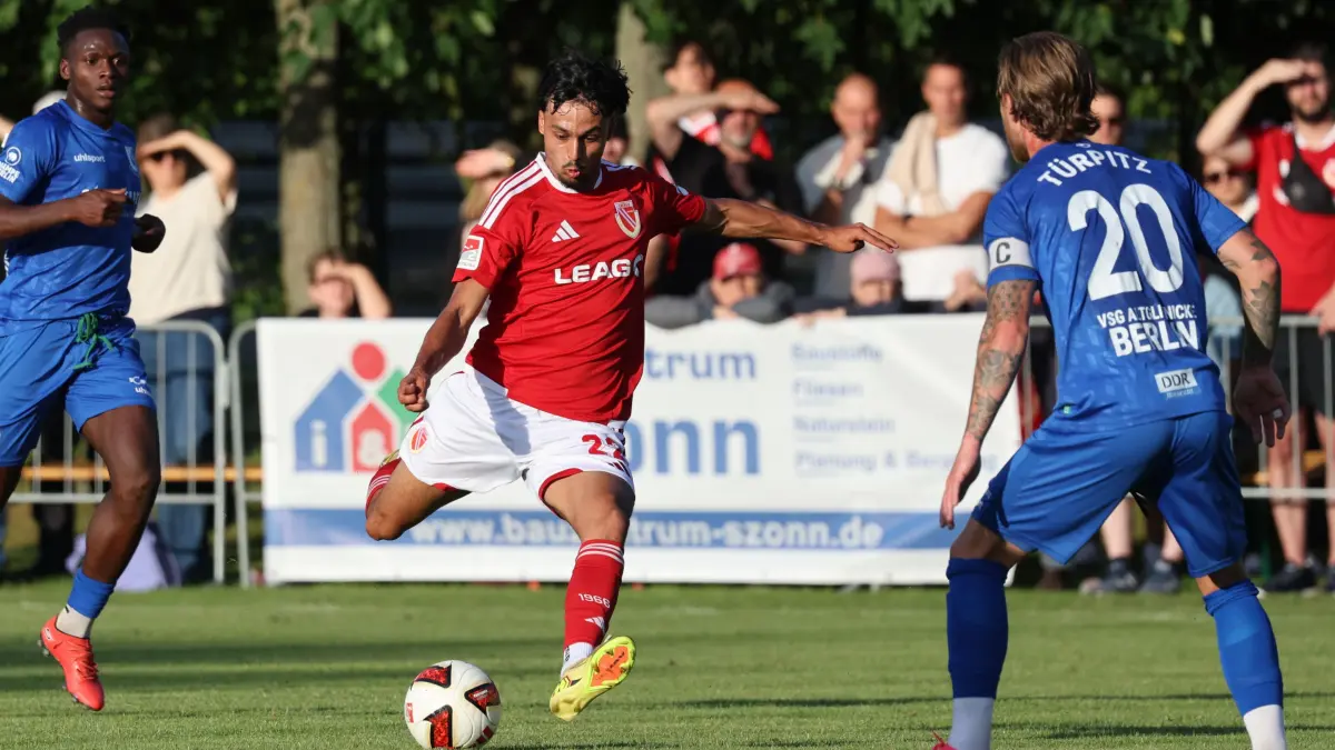 Fussball Testspiel 2026/2027 FC Energie Cottbus - VSG Altglienicke: 22 Yusuf Wardak (Energie Cottbus) erzielt das 1-1