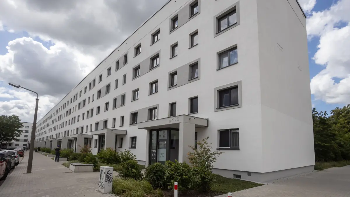Drei Blöcke der Wohnungswirtschaft im Juri-Gagarin Ring erstrahlen im ganz neuen Licht.