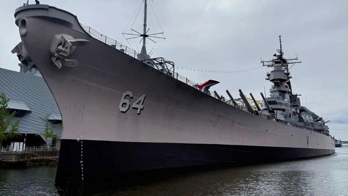 USS Wisconsin. Eines der letzten großen Schlachtschiffe der US-Seestreitkräfte in Norfolk.