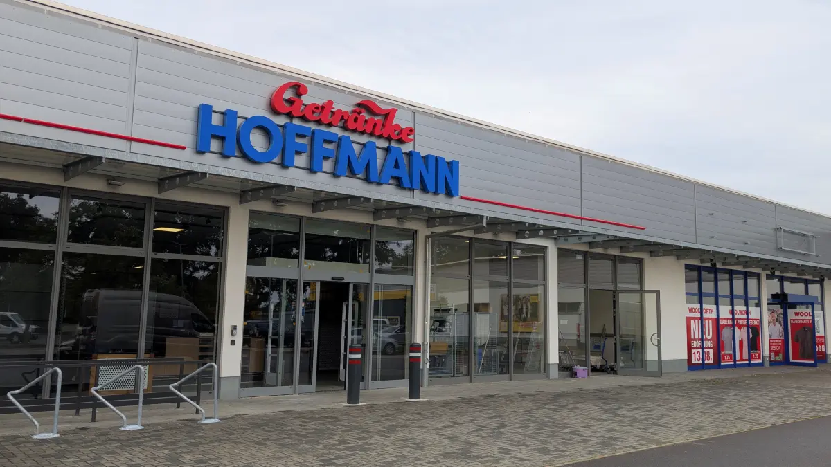 Kurz vor der Eröffnung: Am nördlichen Stadtrand von Seelow entsteht mit dem Discounter Netto, dem Woolworth-Kaufhaus und dem Getränkemarkt ein weiteres Einkaufszentrum.