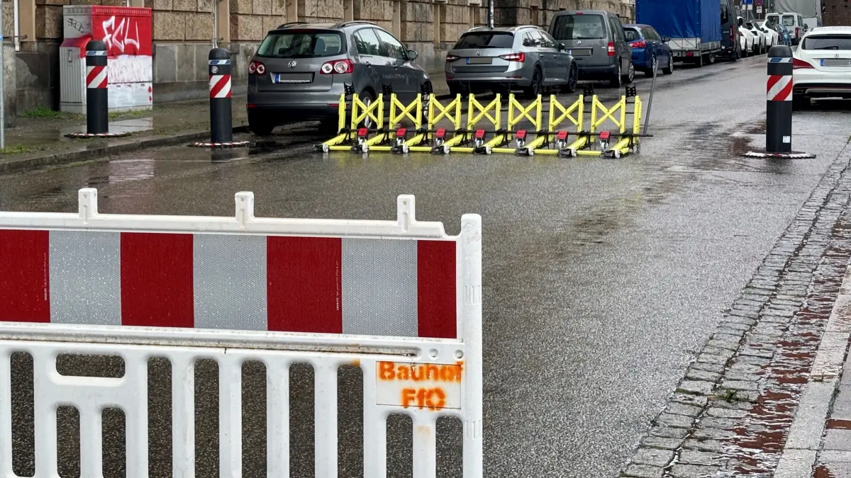 Einfahrtsperren beim Stadtfest Bunter Hering in Frankfurt (Oder) im Sommer 2025: Auch in diesem Jahr sind die Sicherheitsvorkehrungen wieder hoch.