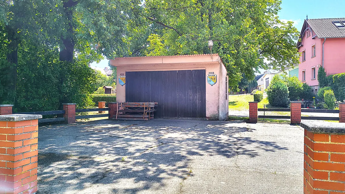 Der Pavillon des Vereins Alternative für Parstein. Die Immobilie ist in die Jahre gekommen. Werden demnächst Bauarbeiter anrücken?