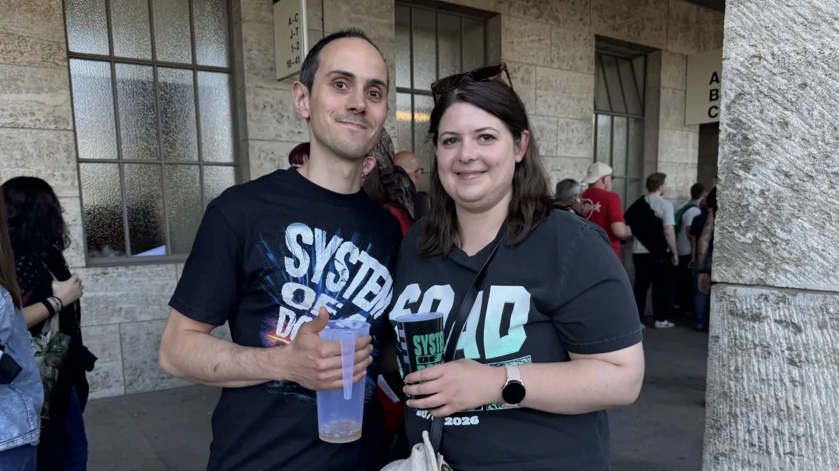 Michael und Eva Fans beim Konzert von System of a Down im Olympiastadion Berlin