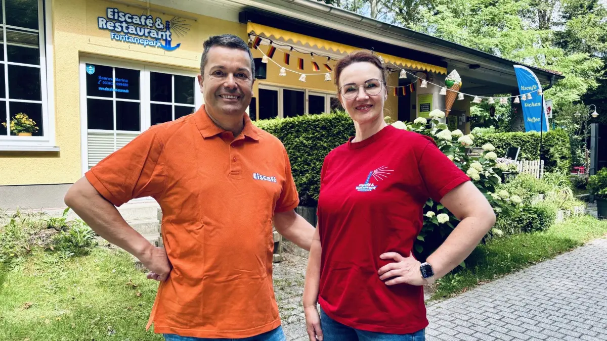Das Marina Café in Bad Saarow feiert 20‑Jähriges. Die Gastgeber Detlef und Verena Kurth bieten eine besondere Location mit Seeblick.