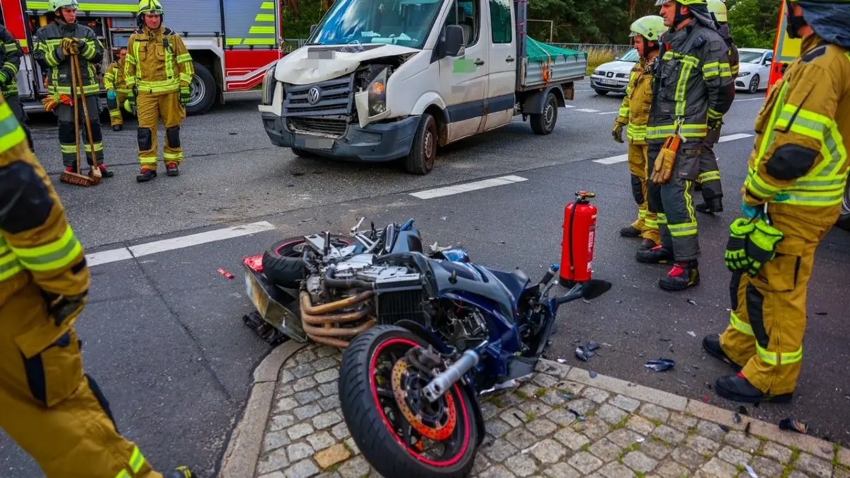 Unfall Autobahn A111 Auffahrt Velten-Hohenschöpping Motorradfahrer schwer verletzt 11.7.2026