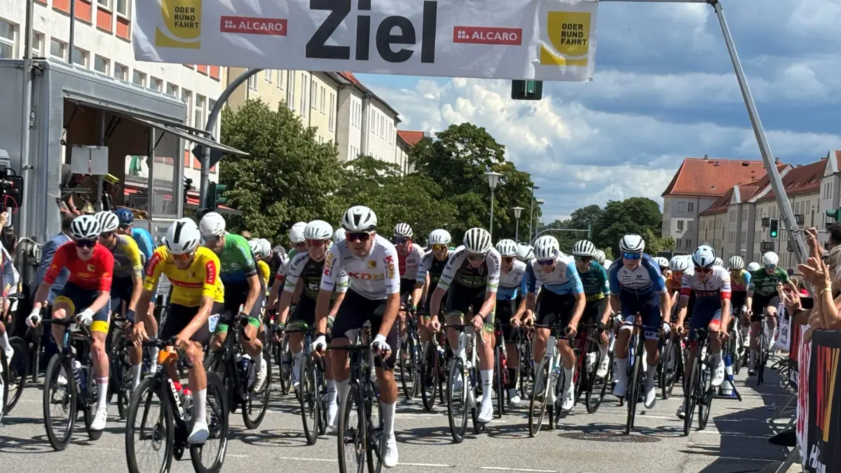 Die Oderrundfahrt macht 2026 auch in Eisenhüttenstadt halt. Mit Dabei ist in diesem Jahr auch Roger Kluge, ein Sohn der Stadt.