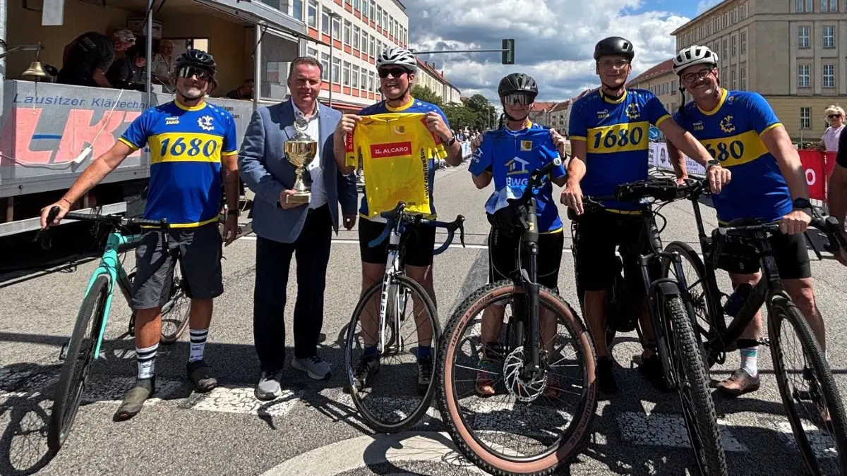 Delegation aus Saarlouis kommt im Ziel in Eisenhüttenstadt an