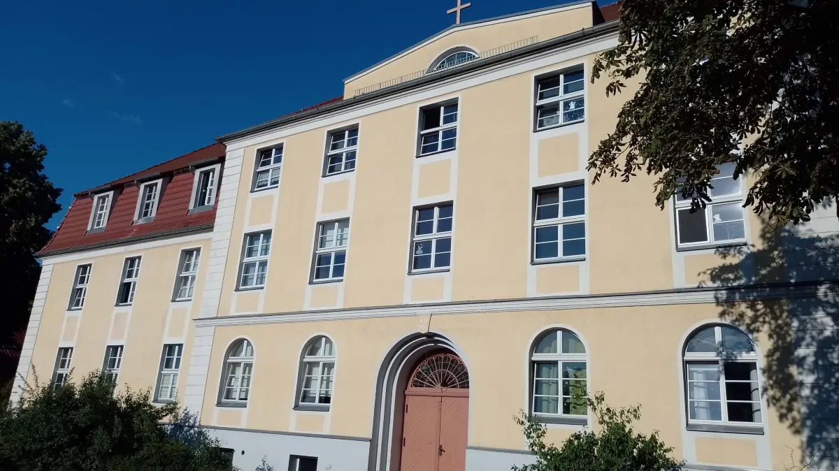 100 Jahre alt: Das ehemalige Altersheim der Samariteranstalten in Fürstenwalde gehörte zu den ersten Häusern in der Ketschendorfer Gellertstraße. 1926 wurde der Grundstein gelegt.