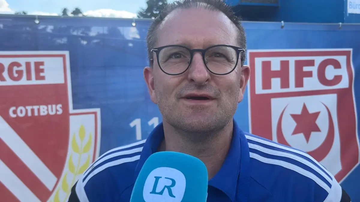 Sebastian Schulz, Vorsitzender der SpVgg Finsterwalde und Präsidiumsmitglied des Fußball-Landesverbandes Brandenburg verliert nach dem Rassismus-Eklat bei Energie Cottbus gegen Hallescher FC nicht die Zuversicht.