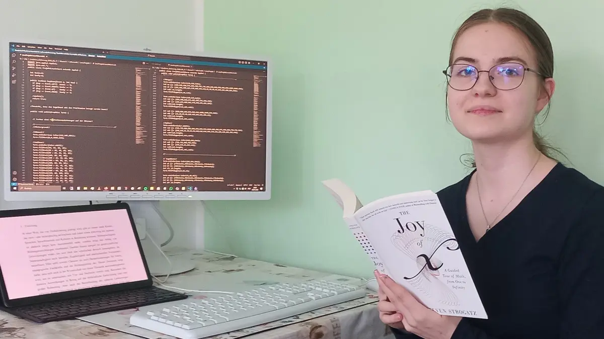 Lilly Sophie Heine ist die Jahrgangsbeste des Rahn-Gymnasiums Neuzelle 2026. Auf ihrem Abi-Zeugnis steht eine 1,0