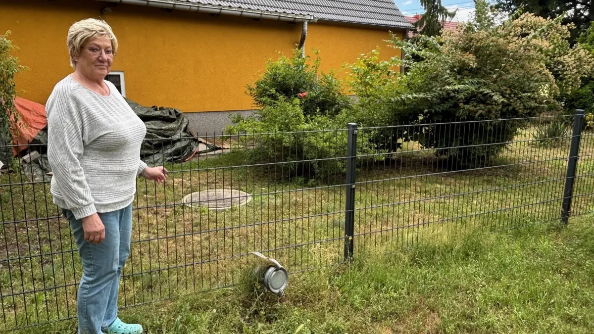 Brigitte Gering aus Grünelinde (Wohnplatz der Gemeinde Rüdersdorf), Kritik an ungenauer Abrechnung der dezentralen Entsorgung durch WSE
