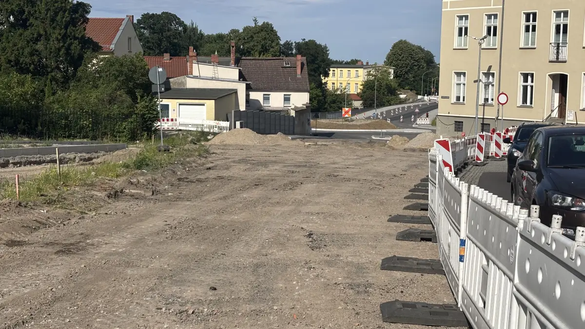 Neue Aufgabe: Der Baubetrieb verbindet in den nächsten Wochen die Berliner Straße (B158) in Bad Freienwalde mit der Mühlengasse und dem Kreisverkehr. Dadurch ergibt sich eine neue Umleitung.