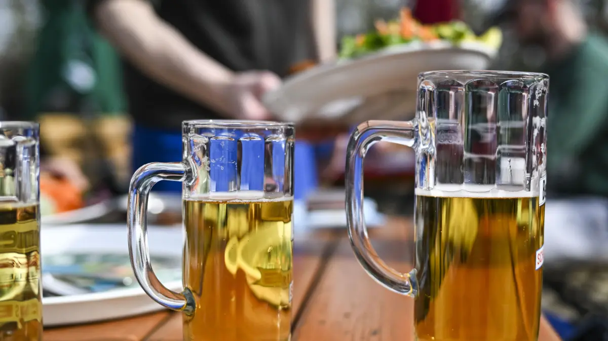 Kühles Bier und deftiges Essen begrüßen die Gäste in den Biergärten in Fürstenwalde und Bad Saarow. Was die Betreiber empfehlen.