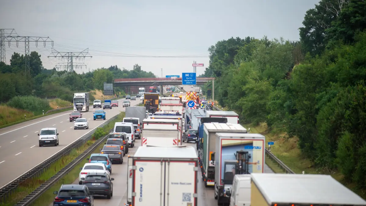 Laut dem ADAC Staumelder muss man mit einem Zeitverlust von etwa 29 Minuten rechnen.