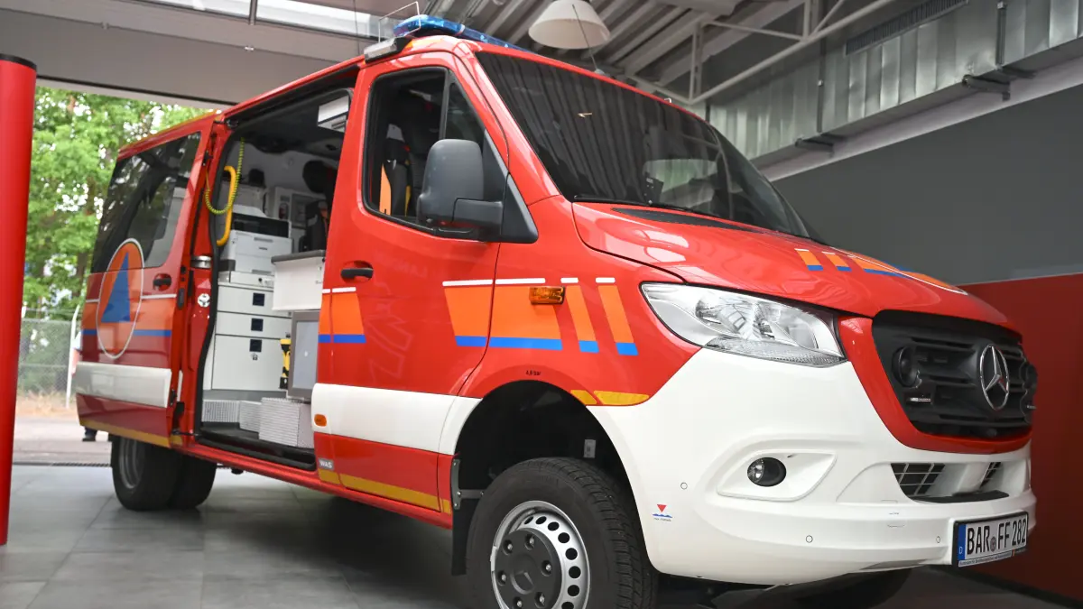 Die Technik der Feuerwehr im Barnim wird weiter modernisiert. Was steckt hinter dem Kürzel CBRM und in welchen Fällen wird dieses Fahrzeug rund um Bernau und Eberswalde eingesetzt?
