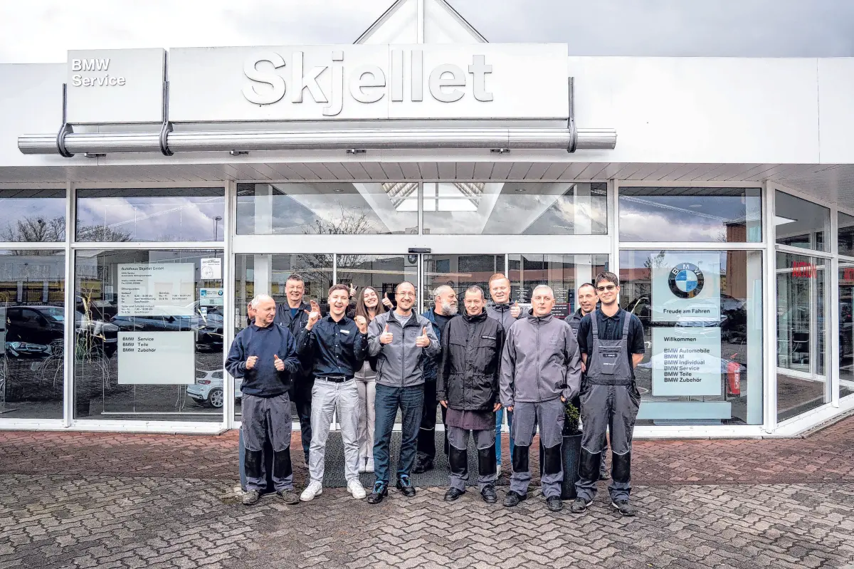 Ein starkes Team. Steffen Skjellet ist stolz darauf, seit 20 Jahren Geschäftsführer in Bernau zu sein und ein richtig gutes Team an seiner Seite zu haben, auf das er sich verlassen kann.
