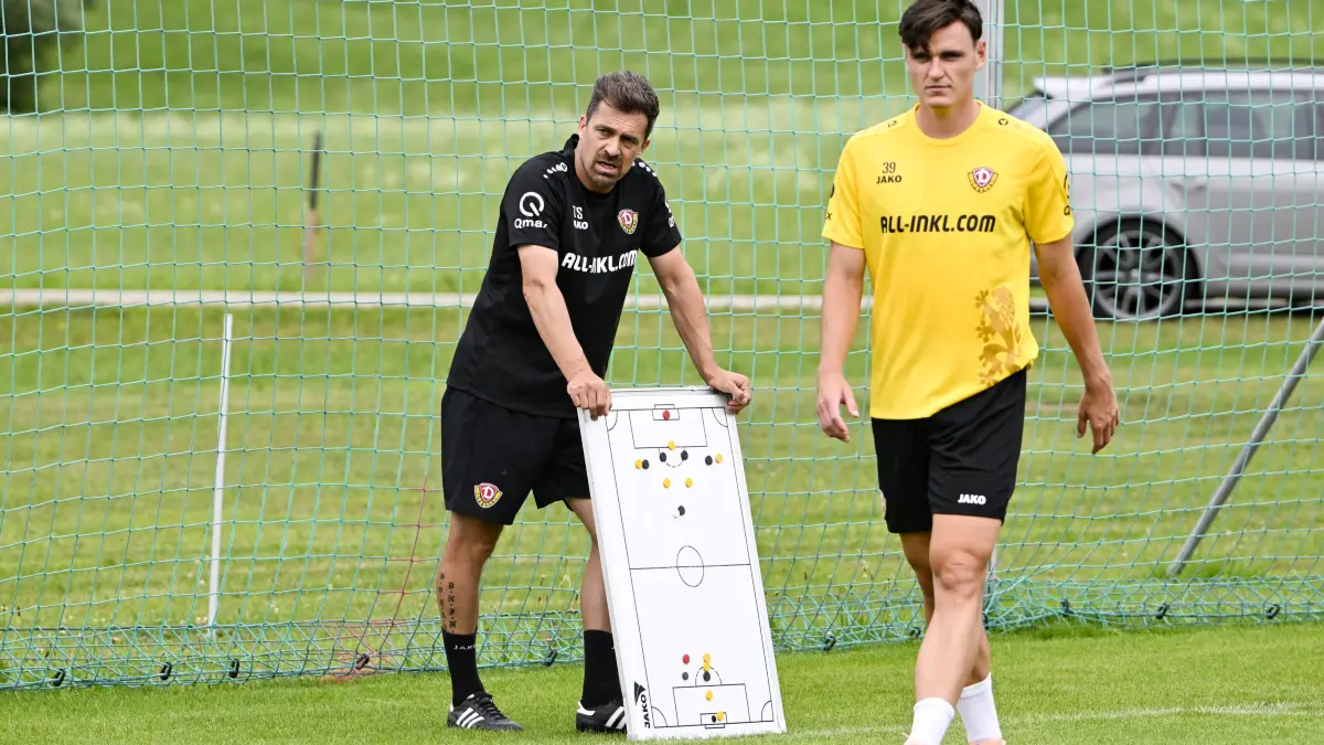 Dynamo Trainingslager Oesterreich Windischgarsten: Foto zeigt: Thomas Stamm Trainer Dynamo Thomas Keller (Dynamo)
Datum: 170726
Dynamo Dresden Trainingslager Windischgarsten zweiter Tag