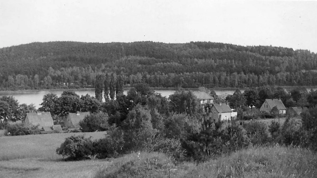 War vor 100 Jahren das beliebteste Badegewässer der Fürstenwalder: der Petersdorfer See, hier zu sehen auf einem historischen Foto.