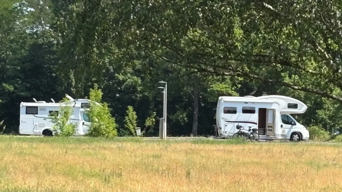 Es ist gut was los, auf dem Wohnmobilstellplatz in Eisenhüttenstadt