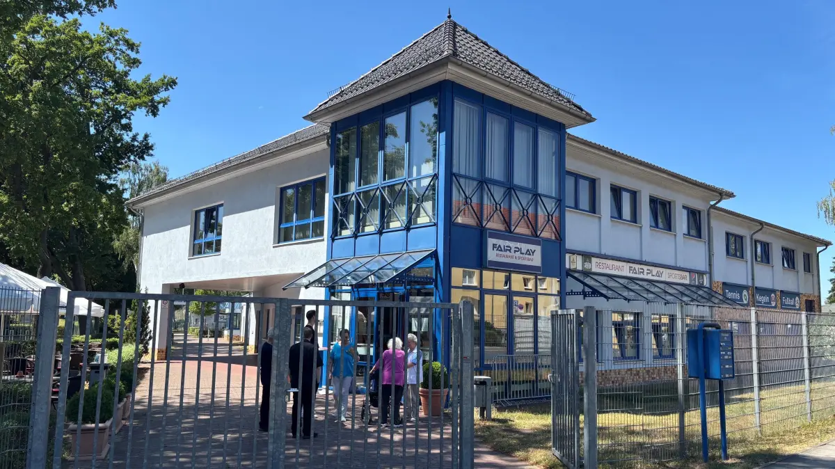 Restaurant Fairplay Hennigsdorf Juli 2026 noch ist Jörn Ehrich Pächter