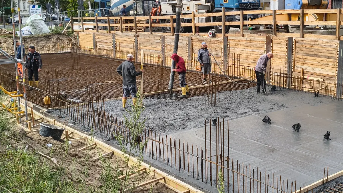 Wichtiger Meilenstein beim Umbau der Johanniskirche in Eberswalde: Am Mittwoch wurde das Fundament für den Erweiterungsbau gegossen. Der Kirchenumbau zum Forum Johanniskirche wurde durch viel bürgerschaftliches Engagement vorbereitet.
