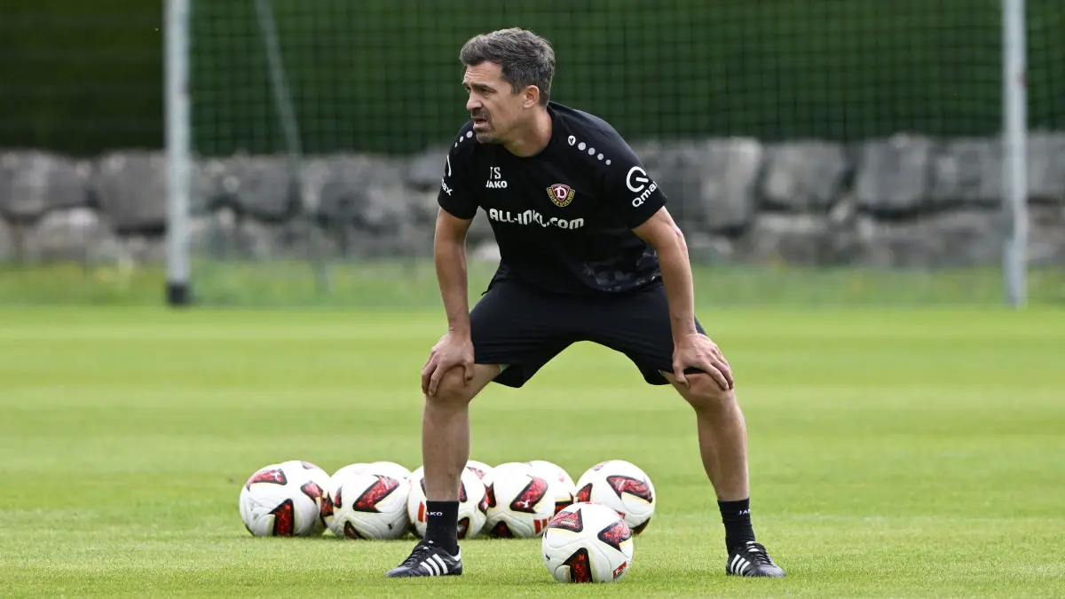 Dynamo Trainingslager Oesterreich Windischgarsten: Foto zeigt: Thomas Stamm Trainer Dynamo
Datum: 210726
Dynamo Dresden Trainingslager Windischgarsten 7. Tag