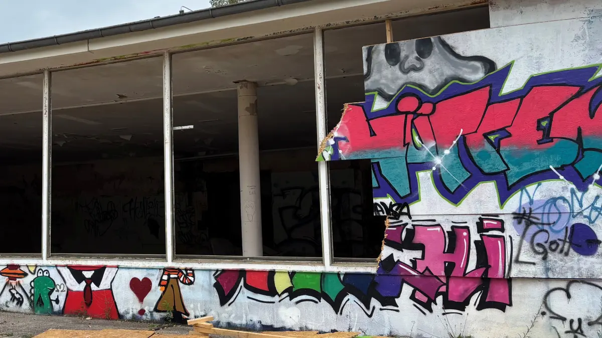 Platz der Jugend in Eisenhüttenstadt erneut von Vandalismus betroffen