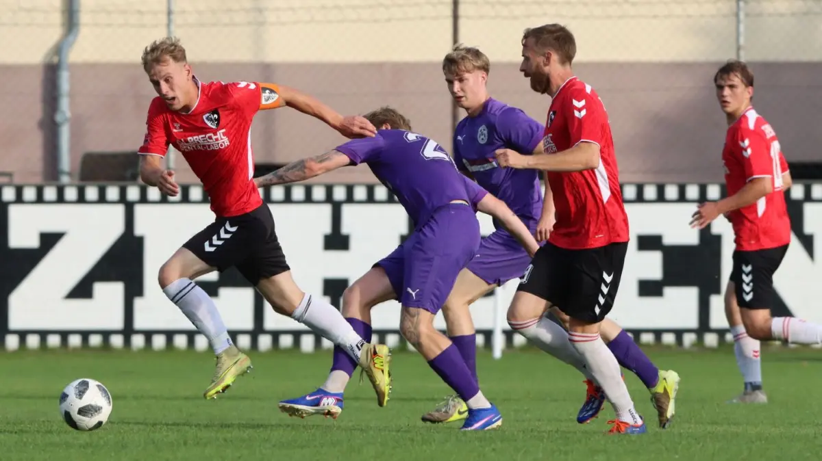 Testspiel: SV Zehdenick (in Rot) gegen SV Altlüdersdorf