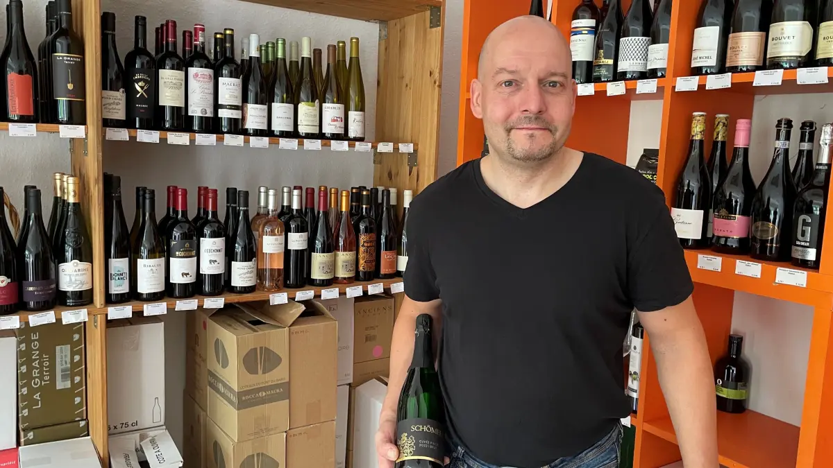 Weinhandlung Klein & Voigt, Inhaber Mirko Klein, ist in Oranienburg umgezogen, Stralsunder Straße, neu: Nr. 6, neben Schreibwarenladen, Wein, Innenstadt, Geschäft, Laden