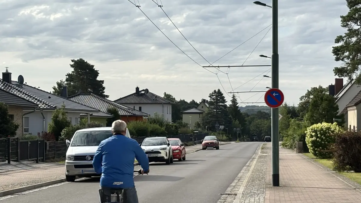 Poratzstraße in Eberswalde im Juli 2026. Hier ereignete sich im August 2024 ein folgenschwerer Fahrradunfall, in dessen Folge der 80-jährige Radfahrer verstarb.