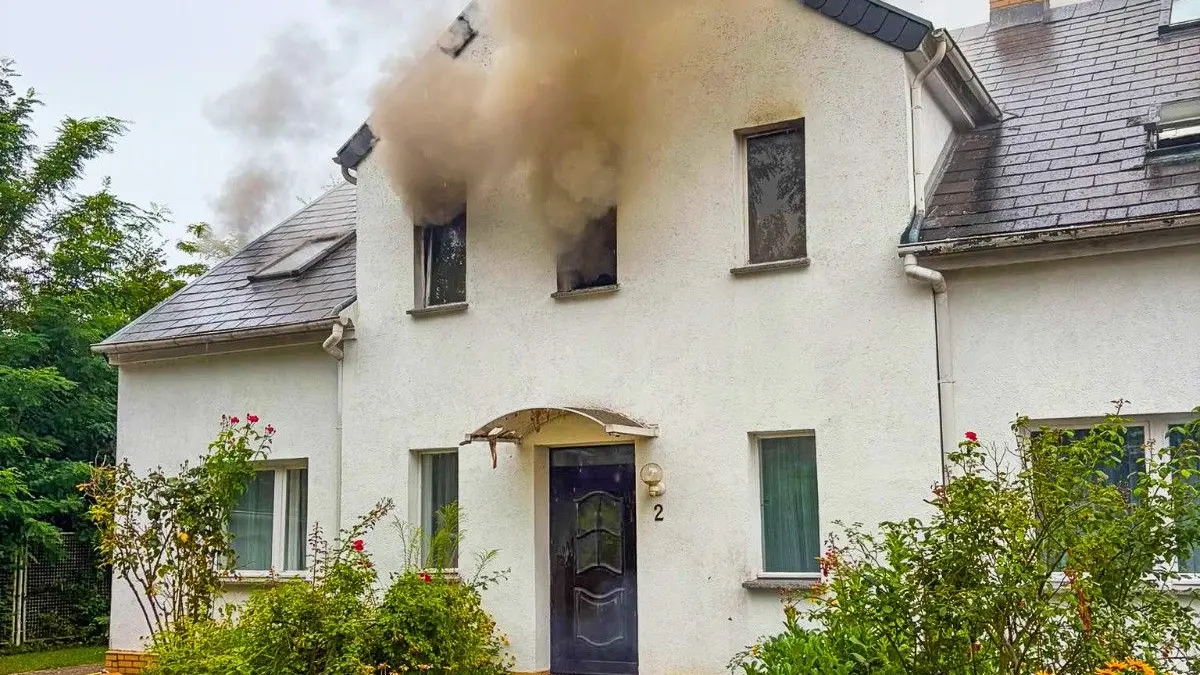 Zu einem Brand kam es in Zehdenick. Nach Angaben der Polizei ist das Wohnhaus infolge des Brandes derzeit nicht mehr bewohnbar.
