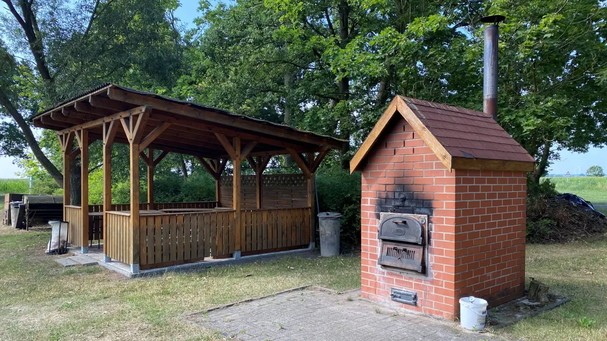 Backofen in Buschdorf, einem Ortsteil der Gemeinde Zechin