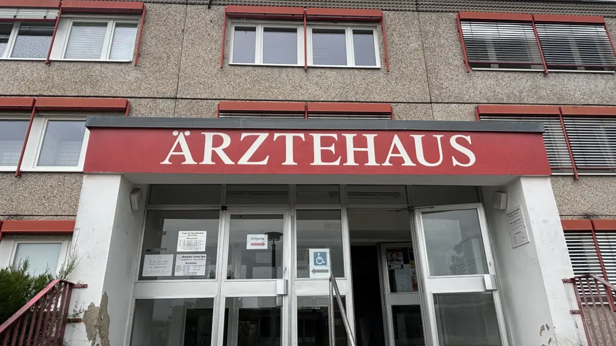 Im Ärztehaus in der Fürstenberger Straße in Eisenhüttenstadt eröffnet eine neue Hausarztpraxis. Wer ist die Ärztin?