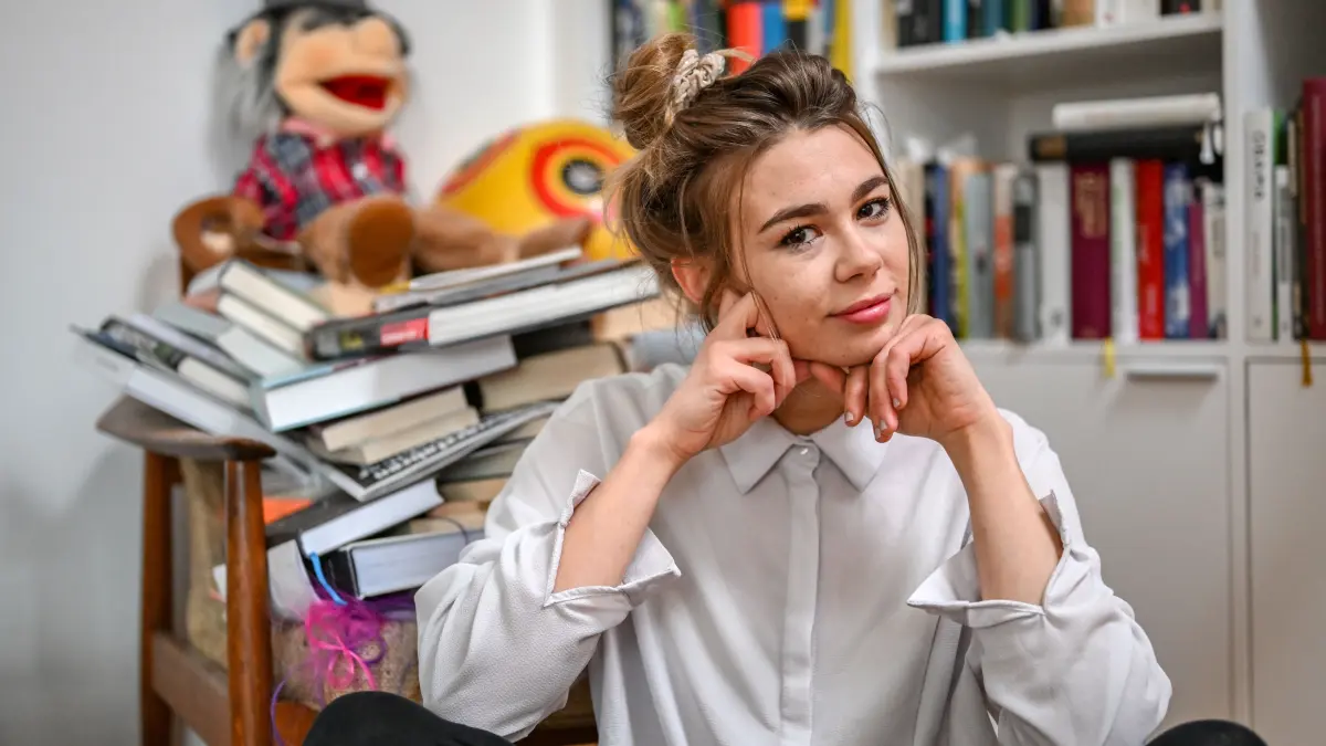 Schriftstellerin Ronja von Rönne zu ihrem neuen Roman, fotografiert am 26. Juli 2023 in Berlin. Foto: Maurizio Gambarini/FUNKE Foto Services