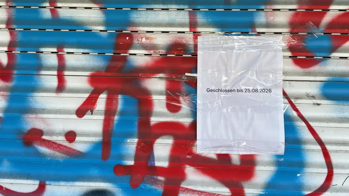 Oranienburg Innenstadt, Einkaufen, Geschäfte, Leerstand, Santander geschlossen, Obst und Gemüseladen Urlaub, Nachfolger Otto Brückner / Colloseum offen, Laden, Bernauer Straße