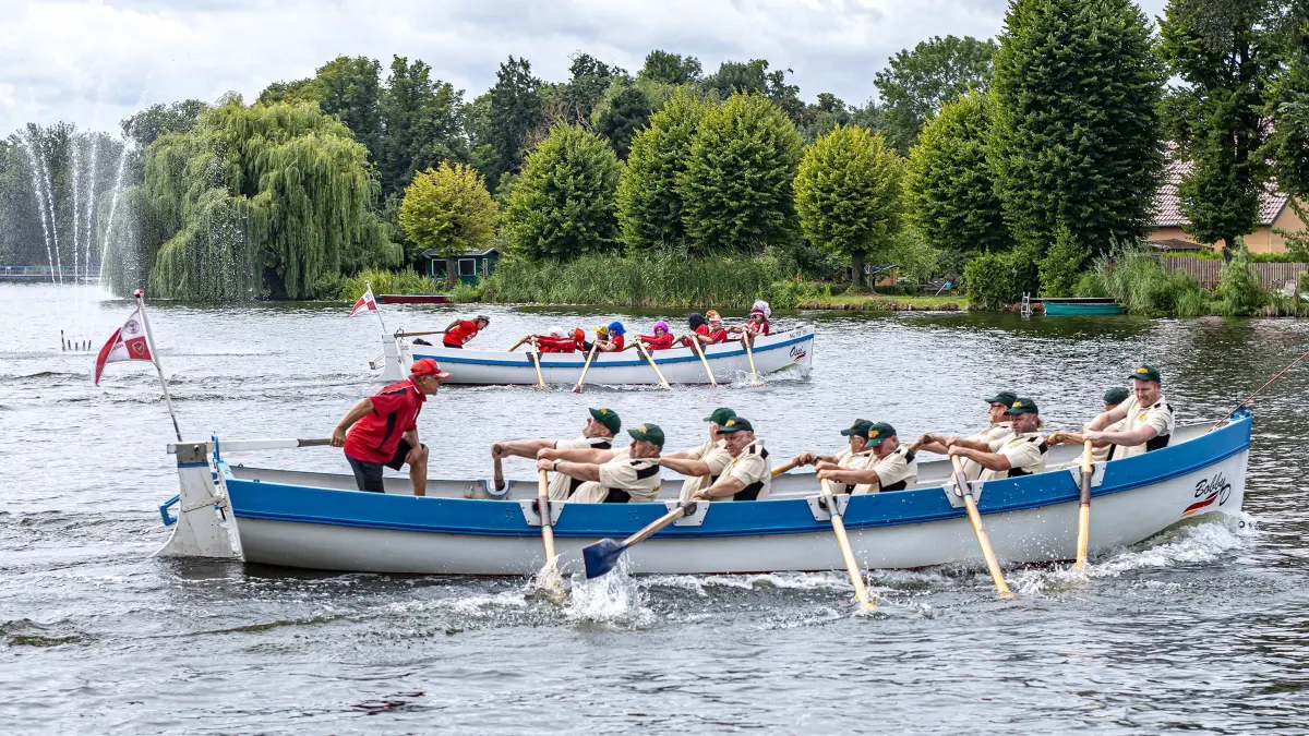 Müllrose. Stadtfest Müllroser Seezauber. Wettstreit im Kutterrudern. 02.08.2025 Foto: Lutz Boltz - Archivbild!
