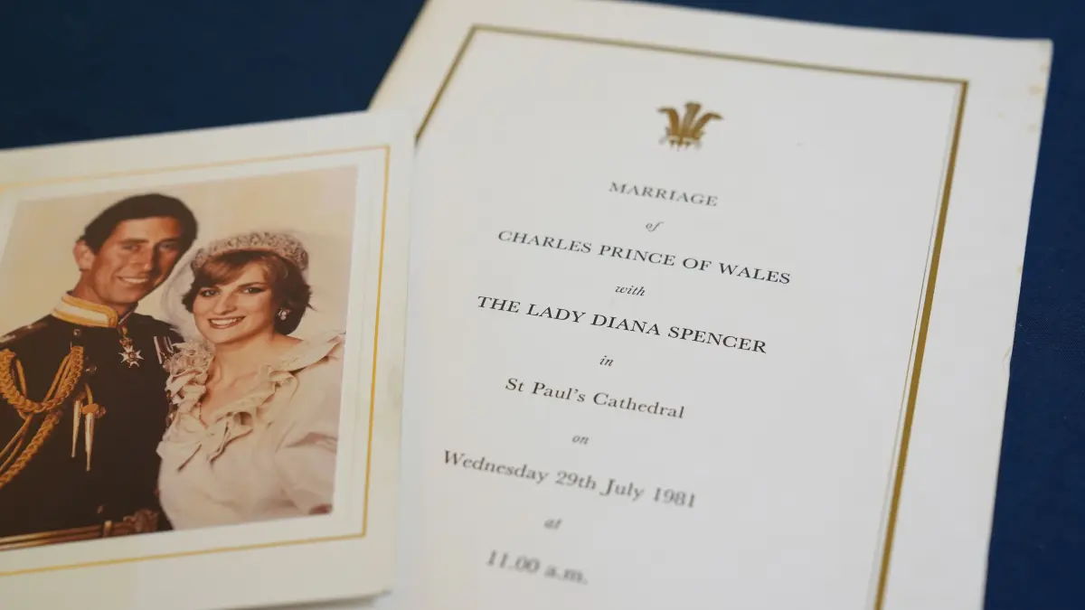 Die Gottesdienstordnung von der royalen Hochzeit von Diana, Prinzessin von Wales, die Diana an ihre Haushälterin Violet Collison geschickt hat.