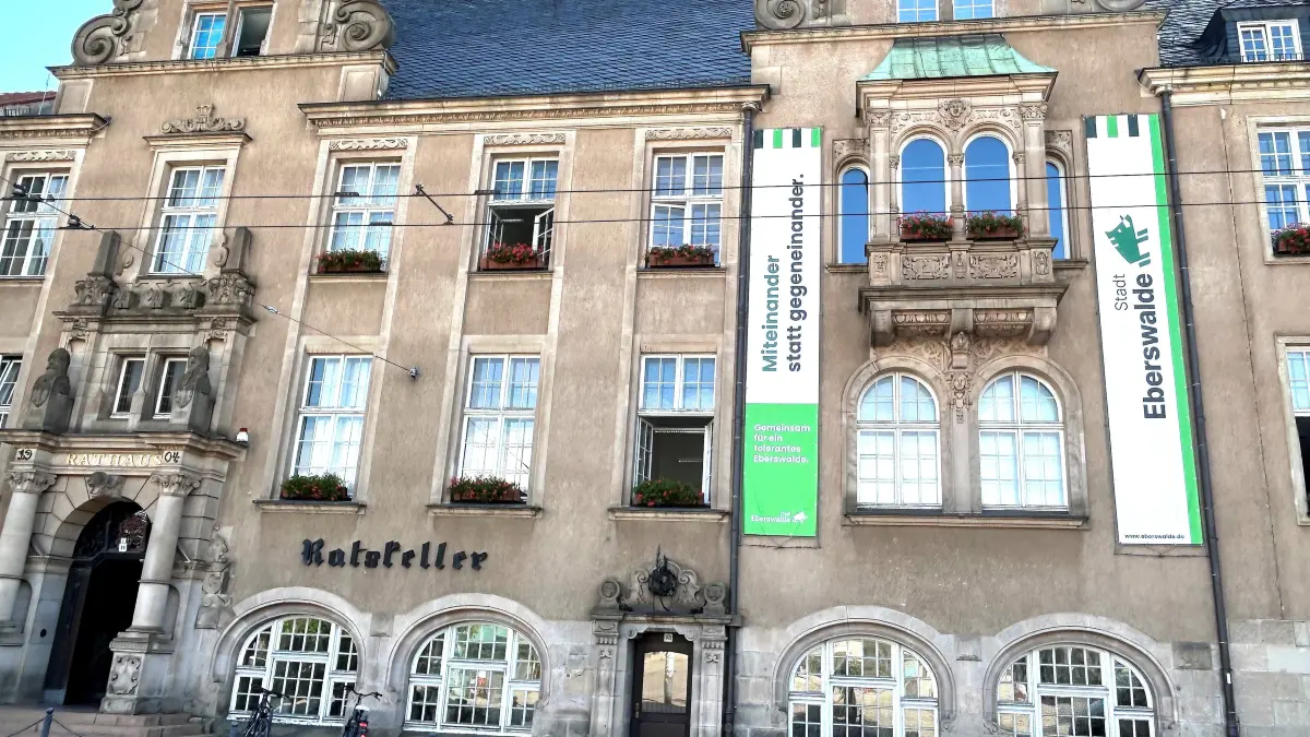 Dienstsitz des Bürgermeisters: Eberswaldes Stadtoberhaupt Götz Herrmann ist nach schwerer Krankheit ins Rathaus zurückgekehrt. Und hat sich für die kommende Zeit viel vorgenommen.
