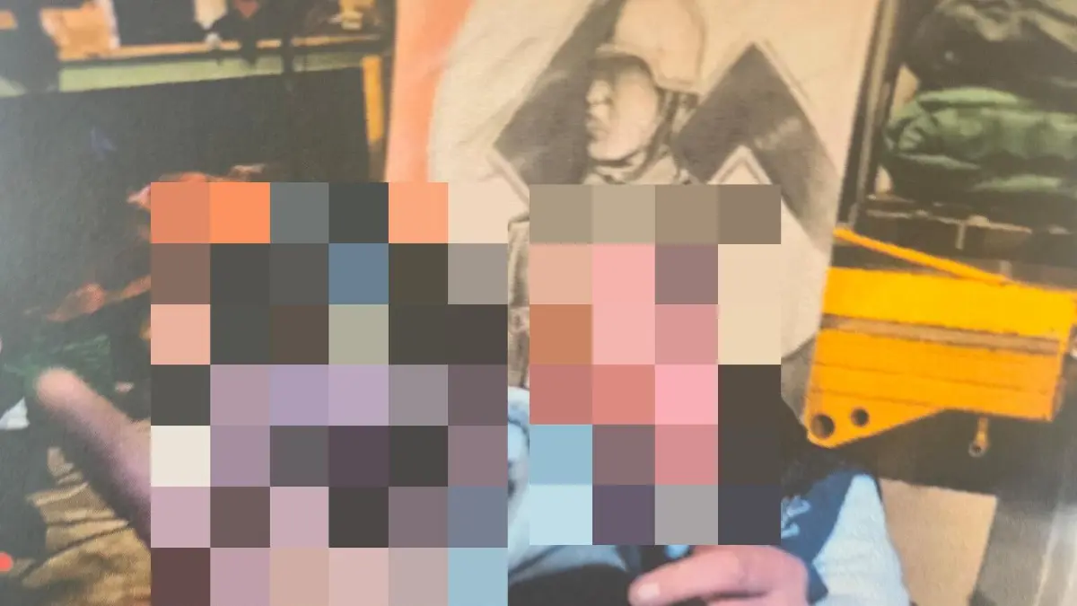 Das passt nicht zusammen. Hier soll ein Polizist mit NS-Symbolik zu sehen sein. Solche Personen haben bei der Polizei Brandenburg nichts zu suchen.