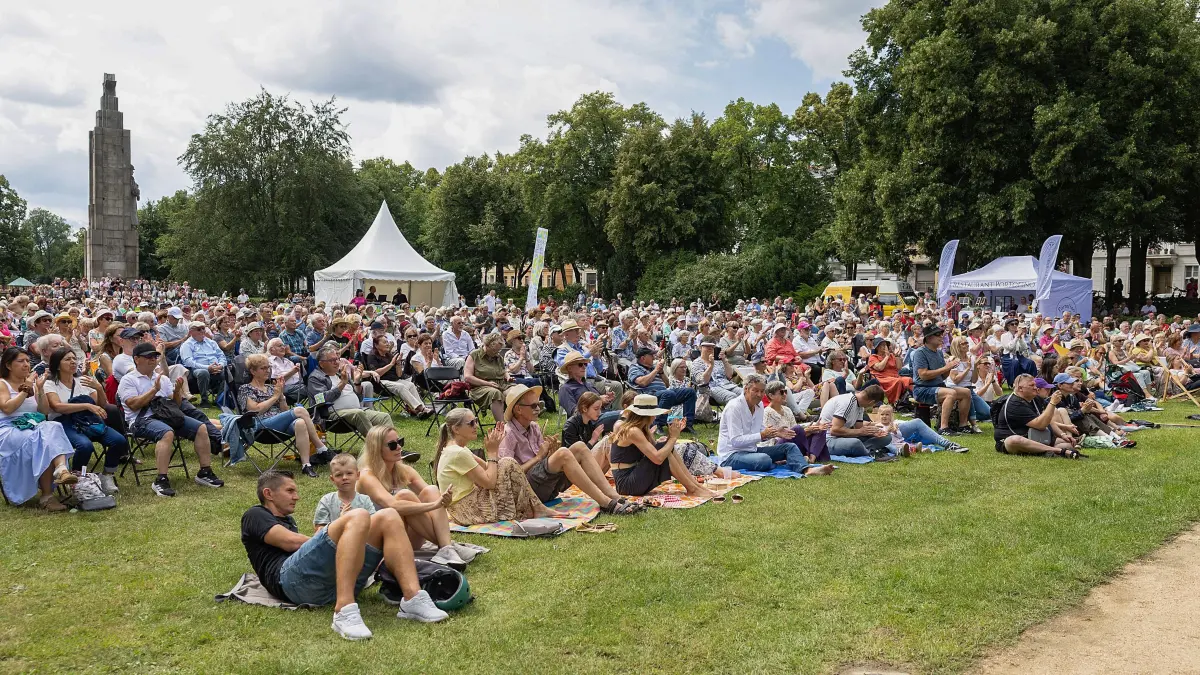 02.08.2026 - Klassik ohne Grenzen - Am Anger
Mozart pur - eine Oper - Matinee fuer Gesangsduo und Orchester