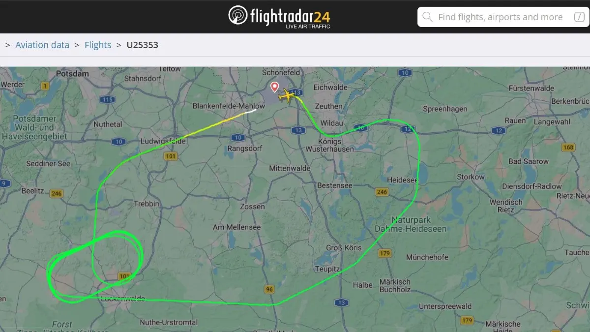 Der Flugdatendienst "Flightradar24" zeigt die Route des Easyjet-Flugzeugs.