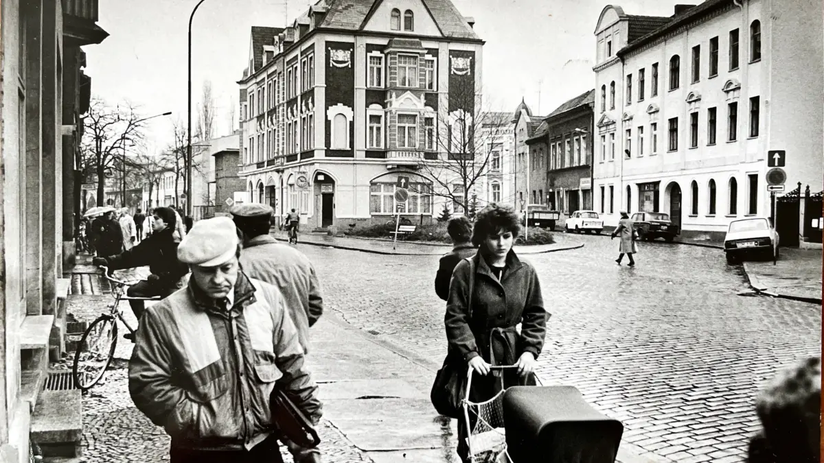 Die damalige Ernst-Thälmann-Straße in Fürstenwalde (heute Eisenbahnstraße), 02.03.1989