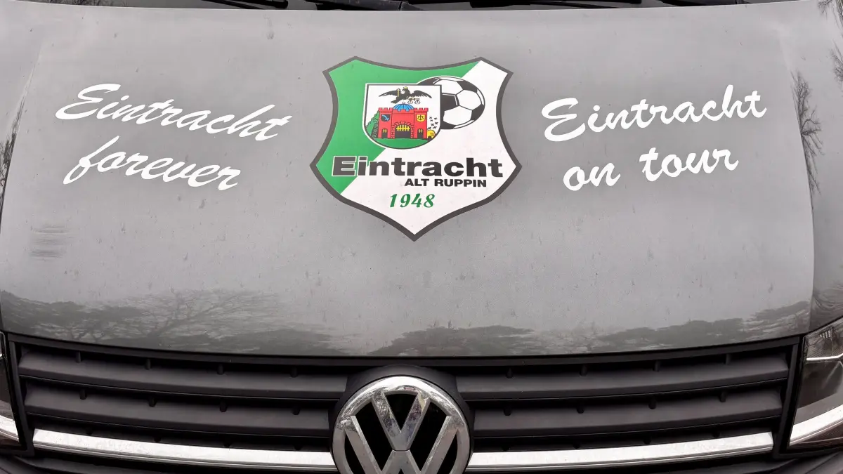 Bus SV Eintracht Alt Ruppin, Die Landesliga-Mannschaft des SV Eintracht Alt Ruppin fährt nicht mehr zu Spielen oder spielt zu Hause. Das Team wurde zurückgezogen. Der SV Eintracht hat nur noch eine Mannschaft in der Kreisoberliga.