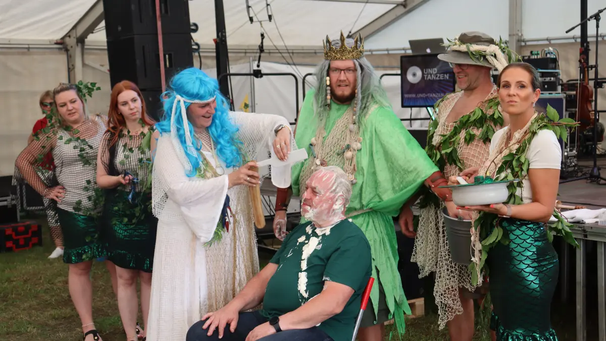 Die Neptuntaufe ist jedes Jahr einer der Höhepunkte beim Wasserfest in Rüdersdorf. Diesmal findet es an einer neuen Stelle statt.