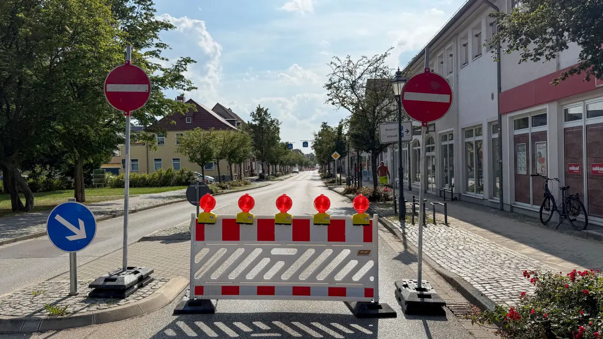Berliner Straße : Seit dem 3. august gilt für die Berliner Straße eine Einbahnstraßenregelung. Die Umsetzung ist umstritten.