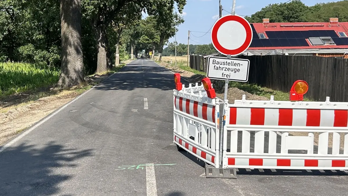 Die Baustelle auf der L36 bei Hasenwinkel. Die Straße wird später als geplant wieder freigegeben.