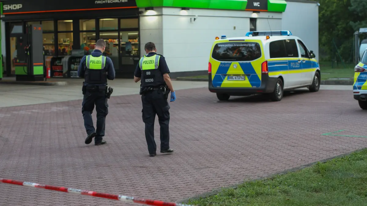 Polizei nach beim Einsatz an einer