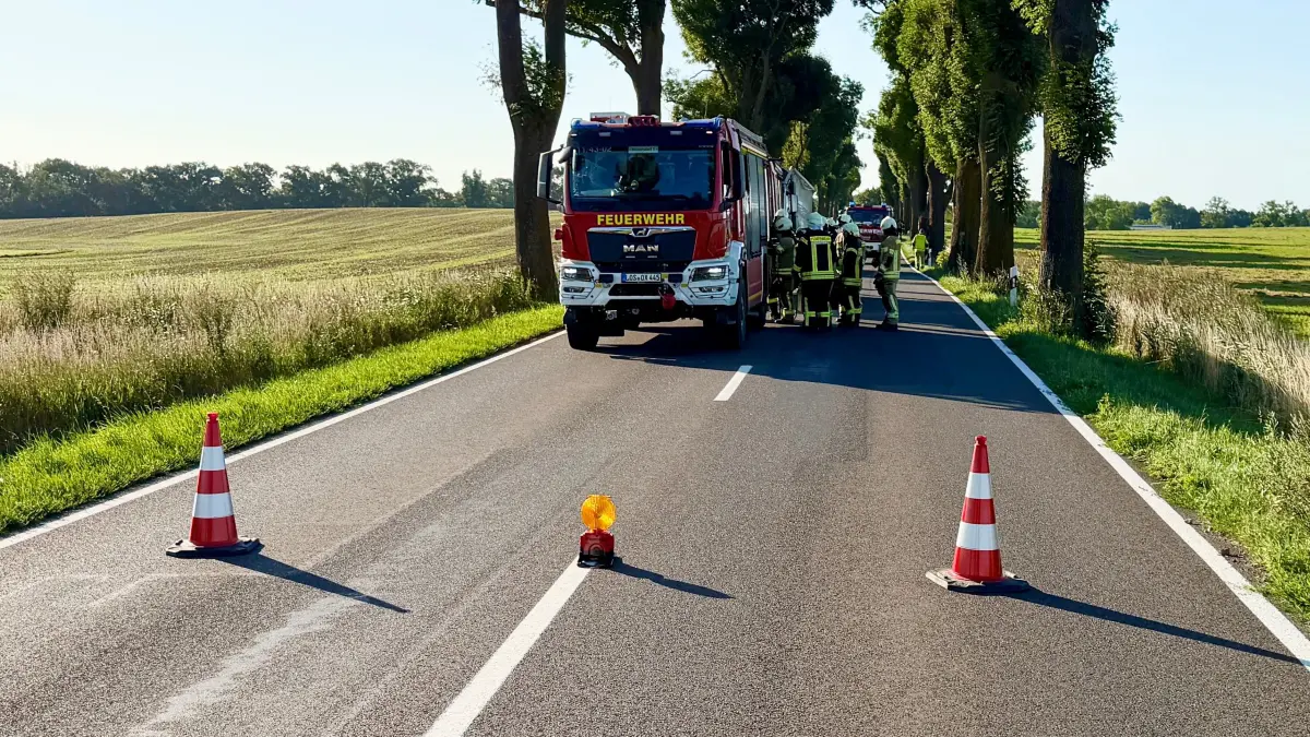 Wegen eines brennenden Lkw war die Bundesstraße 5 zwischen Müncheberg und Heinersdorf voll gesperrt.