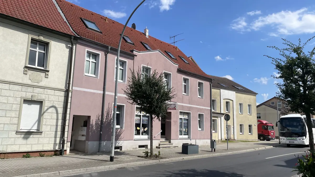 Geburtshaus von Werner Otto im Stadtzentrum von Seelow. Die kleine Stadt sucht nach Lösungen, um das Zentrum lebendig zu halten. Viele Geschäfte und Gaststätten sind geschlossen.